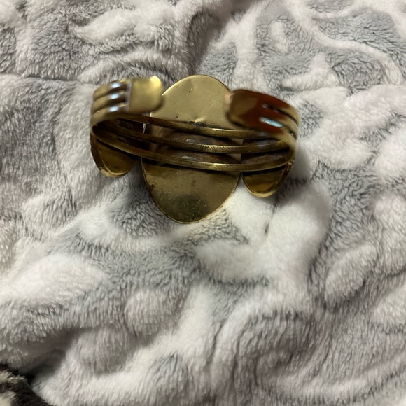 Brass cuff. Heavy quality. Mother pearl and coral inlaid.  Nice. Hand made - Picture 8 of 8